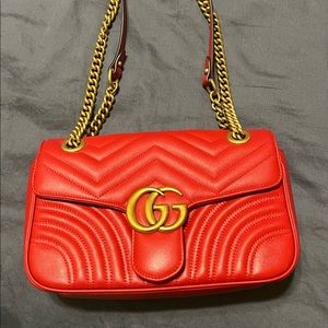 Gucci Marmont red，used rarely